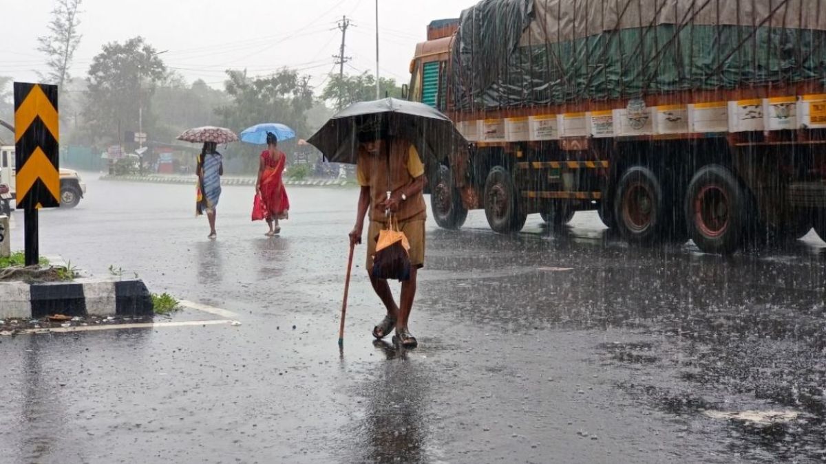 tamil-nadu-weather-heavy-rain-alert-issued-in-four-districts-including-chennai-during-next-24-hours